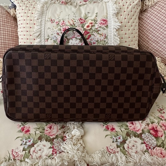 Authentic Louis Vuitton Neverfull GM. - Picture 10 of 16
